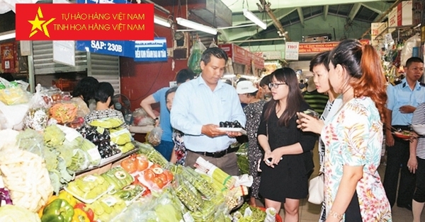 Vận động 100% nữ thương nhân tham gia “Người kinh doanh văn minh”