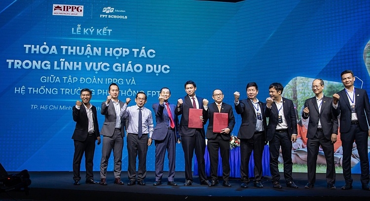 IPPG và FPT ký kết hợp tác phát triển bộ sách AI