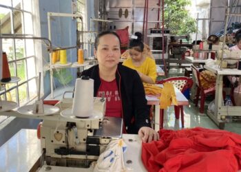 Bỏ việc công ty, về quê mở xưởng may giúp hàng chục chị em có việc làm