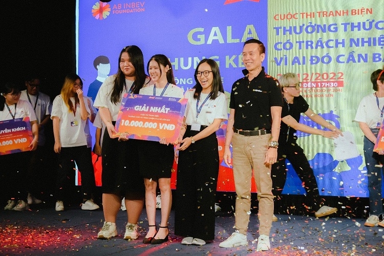 HSU tổ chức cuộc thi tranh biện “Thưởng thức có trách nhiệm vì ai đó cần bạn”