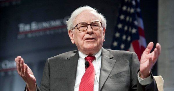 Nhà đầu tư có thể học gì từ huyền thoại Warren Buffett?